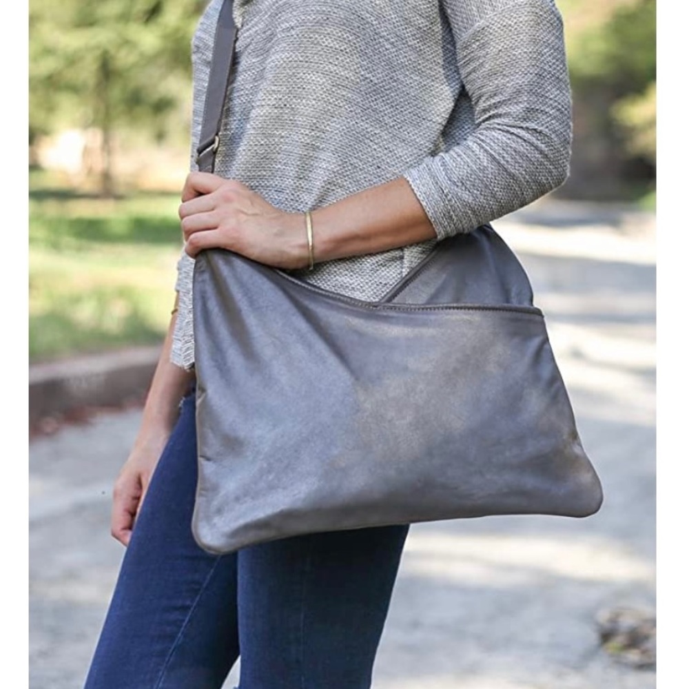 LILY & LOLA “Lisa” leather crossbody/shoulder bag